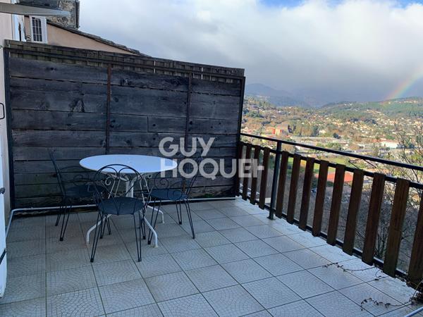 Studio meublé avec terrasse . Idéalement situé !