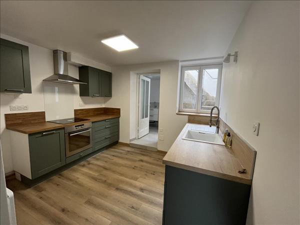 Maison à louer 606 € CC ST YRIEIX LA PERCHE 3 p 56 m² DPE D