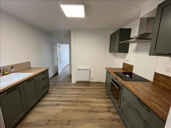 Maison à louer 606 € CC ST YRIEIX LA PERCHE 3 p 56 m² DPE D
