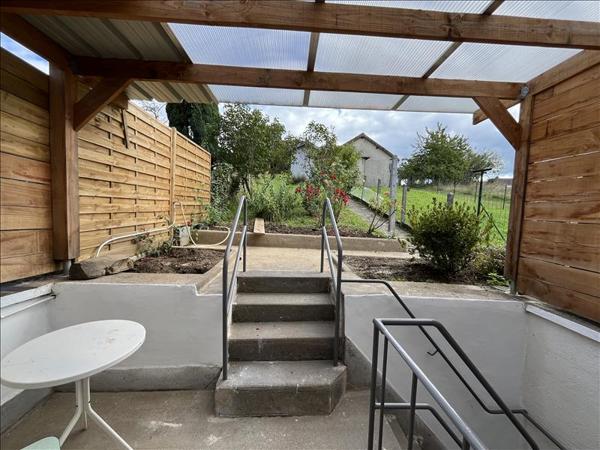 Maison à louer 606 € CC ST YRIEIX LA PERCHE 3 p 56 m² DPE D