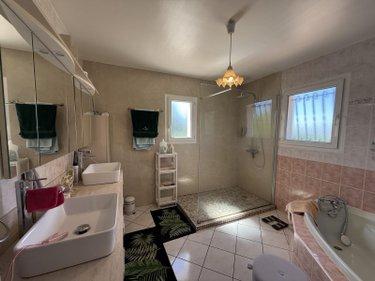 Villa à vendre à Espinasse-Vozelle dans l'Allier (03110), ref : 2026/1014-03020