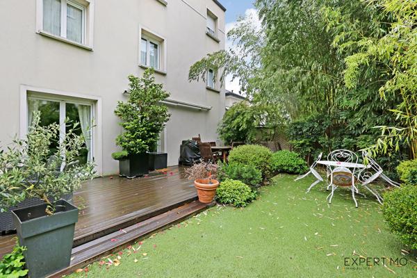 Charenton-le-Pont (94220) Bel appartement familial de 155 m2 (5 chambres) et son jardin végétalisé de 85 m2