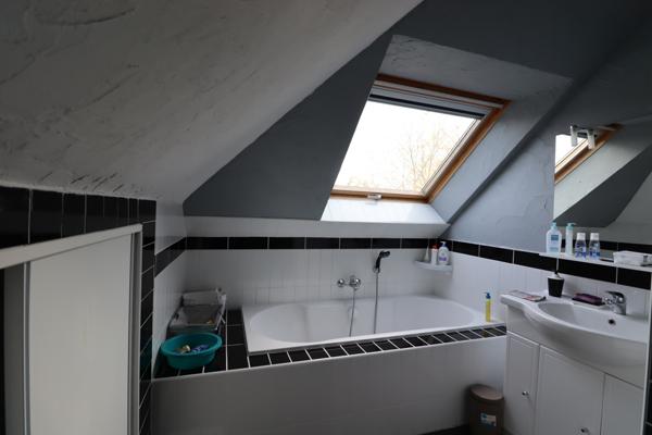 Maison familiale avec piscine de 176m².