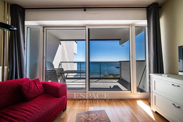 À vendre, dans le triangle d'or Concarnois - face à la mer : appartement 2 pièces avec terrasse