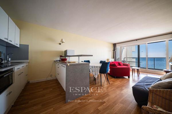 À vendre, dans le triangle d'or Concarnois - face à la mer : appartement 2 pièces avec terrasse