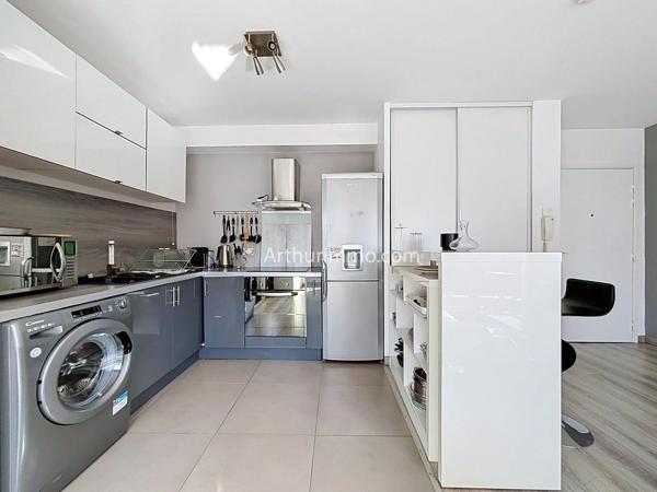 Vente                                                      Appartement
                        
                     2 pièces                                         à Limeil-Brévannes