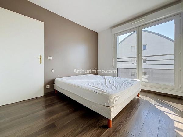 Vente                                                      Appartement
                        
                     2 pièces                                         à Limeil-Brévannes