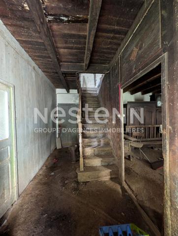 Maison à rénover de 93 m² avec 1 hangar et 1 garage et 6 hectares de terrain