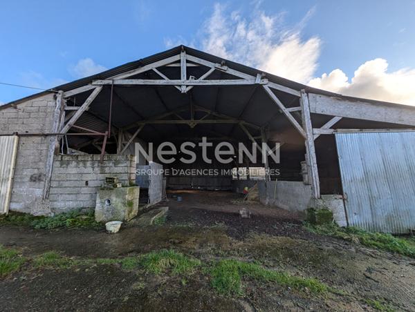 Maison à rénover de 93 m² avec 1 hangar et 1 garage et 6 hectares de terrain