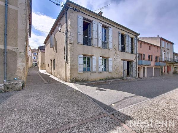 À vendre : Maison à rénover de 148 m² avec garage de 62 m² et grenier de 73 m², située au centre de Condom