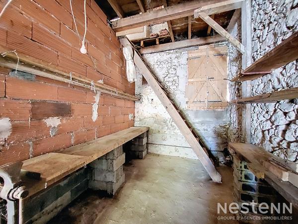 À vendre : Maison à rénover de 148 m² avec garage de 62 m² et grenier de 73 m², située au centre de Condom