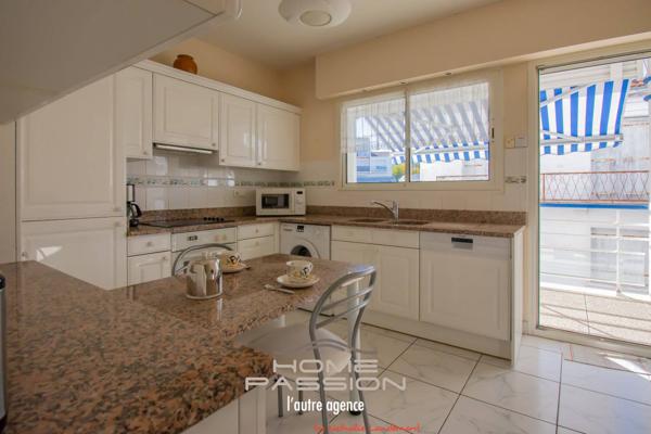 ROYAN - APPARTEMENT 90 M2 AVEC TERRASSE, GARAGE ET CAVE A 250m DU MARCHE CENTRAL