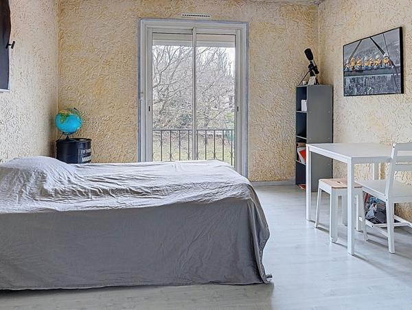 Charmante maison provençale à rénover avec piscine à ST VALLIER DE THIEY