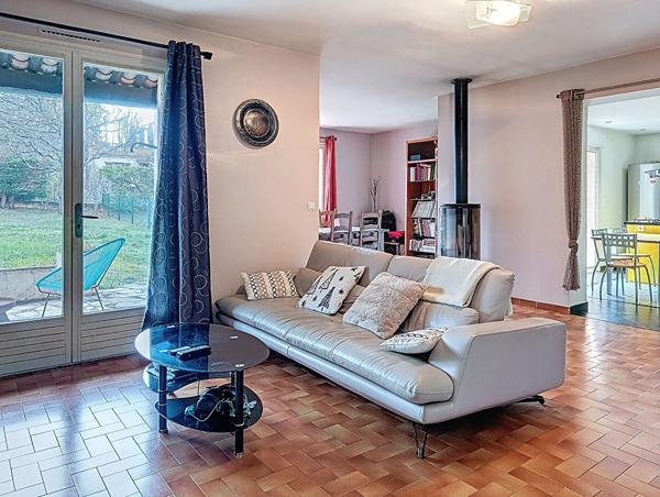 Charmante maison provençale à rénover avec piscine à ST VALLIER DE THIEY