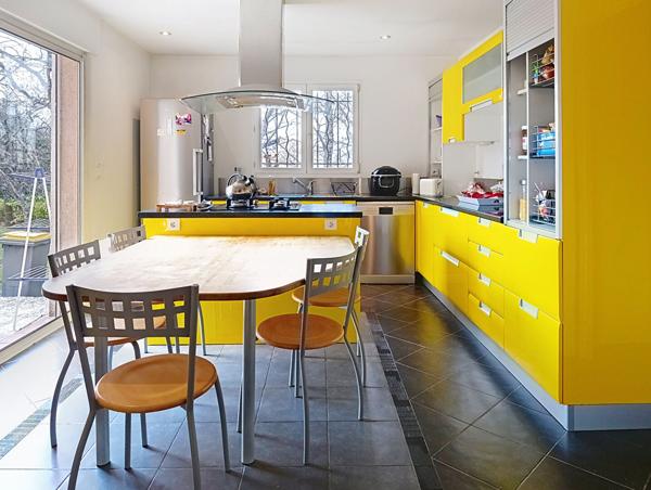 Charmante maison provençale à rénover avec piscine à ST VALLIER DE THIEY