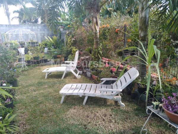 367 200 € FAI. Villa F6 (2009) de 140 m² sur 2 niveaux, terrain de 590 m². ST PIERRE (Ravine des Cabris)