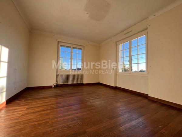 Ensemble Immobilier -Grande Maison + Dépendance - La Roche Sur Yon