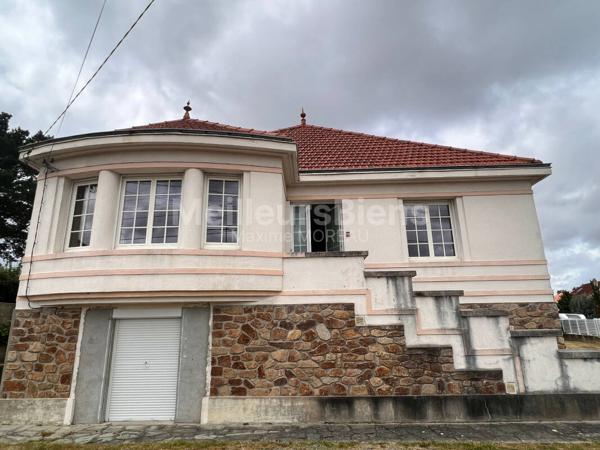 Ensemble Immobilier -Grande Maison + Dépendance - La Roche Sur Yon