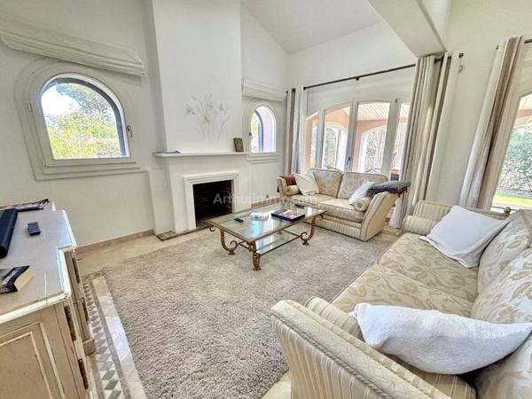 Vente Villa 6 pièces 196 m2 à Sainte-Maxime