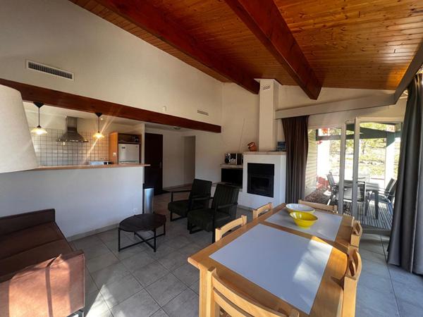 Très belle maison entièrement entretenue et récemment remise au goût du jour