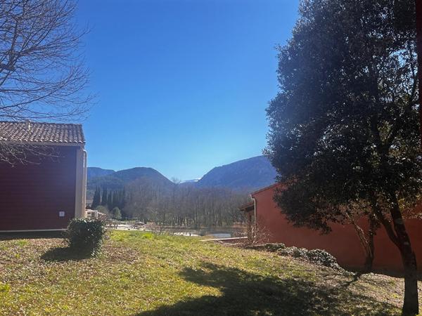 Très belle maison entièrement entretenue et récemment remise au goût du jour