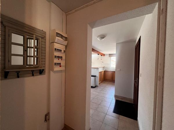 Très belle maison entièrement entretenue et récemment remise au goût du jour