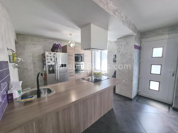 MAISON RENOVEE DE 101 M2 AVEC TERRASSE ET JARDINET