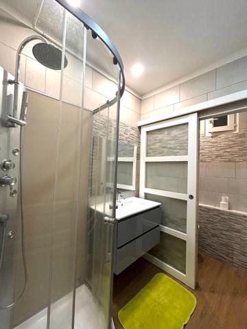 Immeuble Vic Sur Cere 13 pièce(s) 286.54 m2 , Vic sur cere