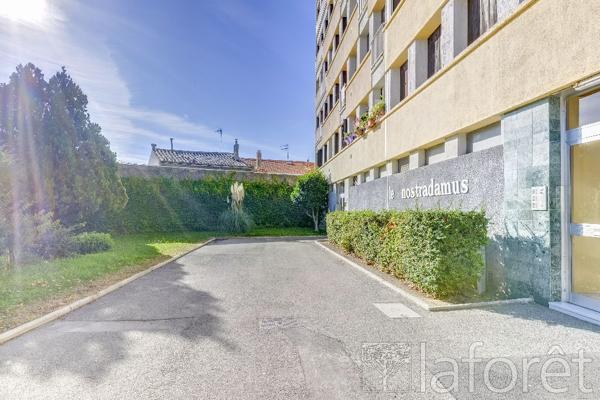 Achat appartement Salon-de-Provence - 4 pièce(s) - 80 m² - 195 000 €