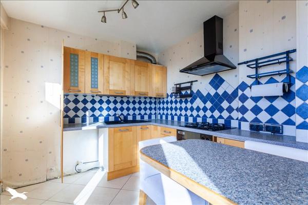 Appartement à louer 1 100 € CC STE FOY LES LYON 4 p 81 m² DPE F