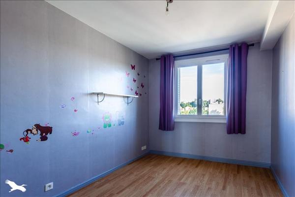 Appartement à louer 1 100 € CC STE FOY LES LYON 4 p 81 m² DPE F