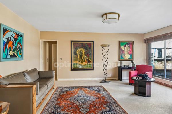 Parc Montsouris,  Appartement 3 pièces de 88m2 avec 2 balcons, cave et parking