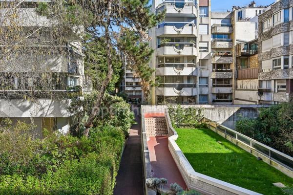 Parc Montsouris,  Appartement 3 pièces de 88m2 avec 2 balcons, cave et parking