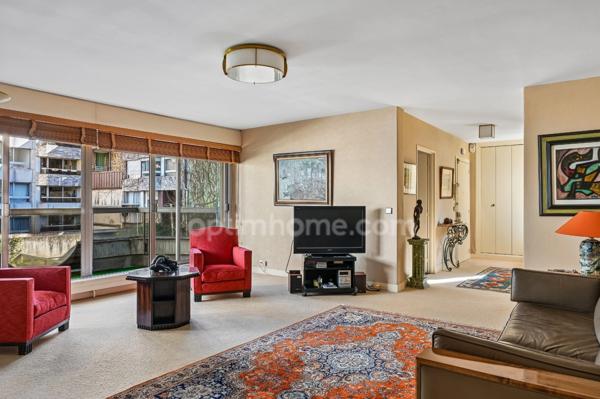Parc Montsouris,  Appartement 3 pièces de 88m2 avec 2 balcons, cave et parking
