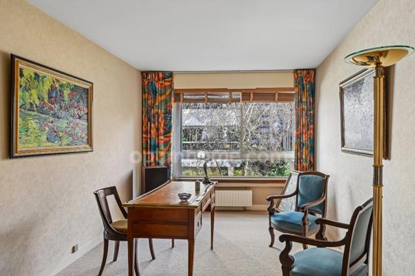 Parc Montsouris,  Appartement 3 pièces de 88m2 avec 2 balcons, cave et parking