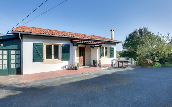 Maison à vendre    6 pièces • 152,28 m2 Saint-Jean-de-Luz