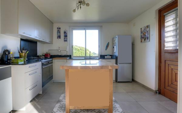 Maison à vendre    6 pièces • 152,28 m2 Saint-Jean-de-Luz