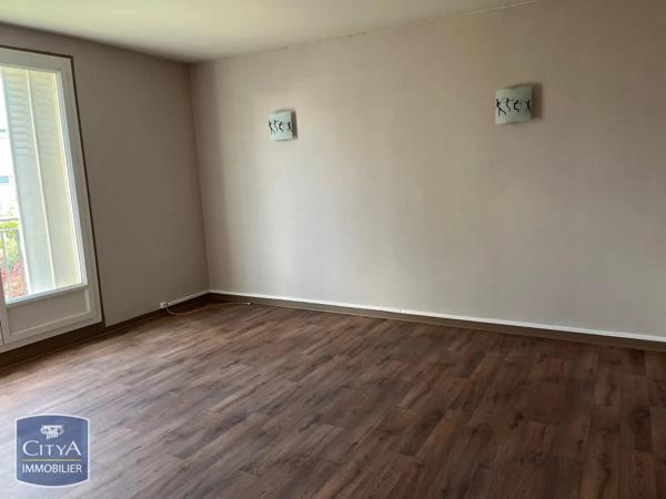 Appartement à louer 2 pièces 51.17m² Châteauroux (36000)