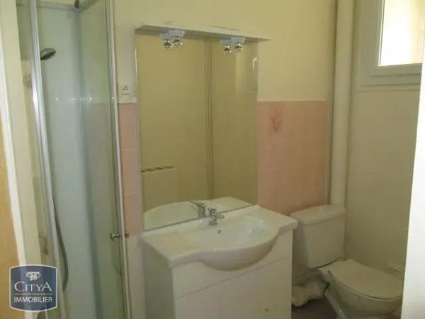 Appartement à louer 2 pièces 51.17m² Châteauroux (36000)