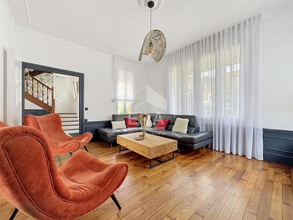 Maison d'exception à vendre à Etampes 7 pièce(s) 220 m2