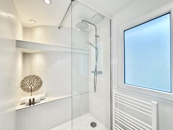 magnifique pied à terre au dernier étage entièrement rénové