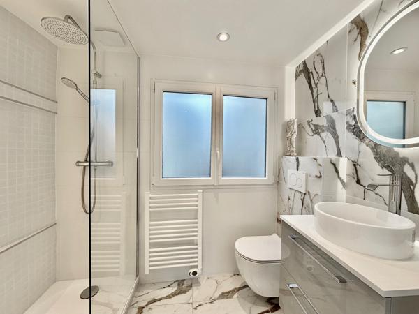 magnifique pied à terre au dernier étage entièrement rénové