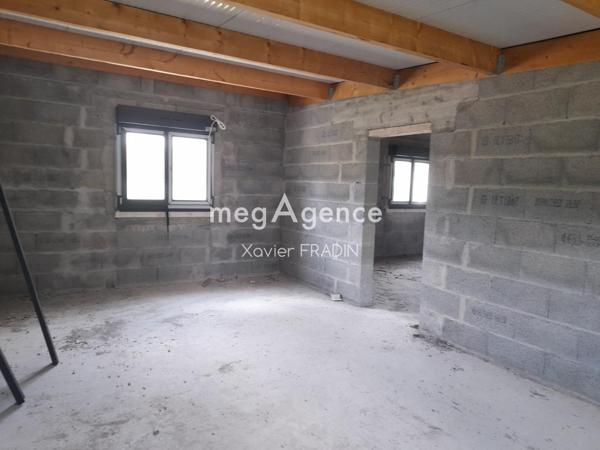 Maison à BRESSUIRE, 79300 - 5 pièces 376m²