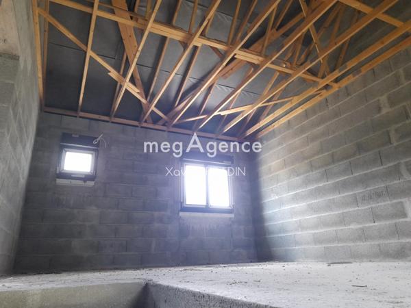 Maison à BRESSUIRE, 79300 - 5 pièces 376m²