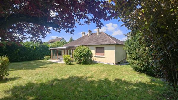 A 15 MN DE BEAUVAIS, MAISON DE CHARME RENOVEE DE 110 M² HAB AVEC VERANDA ET SOUS SOL TOTAL SUR 1000 M² CLOS  Beauvais (60000)