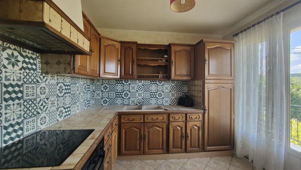 A 15 MN DE BEAUVAIS, MAISON DE CHARME RENOVEE DE 110 M² HAB AVEC VERANDA ET SOUS SOL TOTAL SUR 1000 M² CLOS  Beauvais (60000)