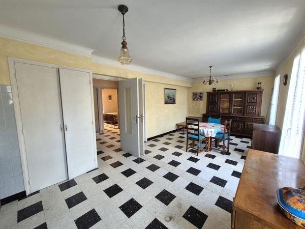 Maison de village avec extérieur et grand garage !