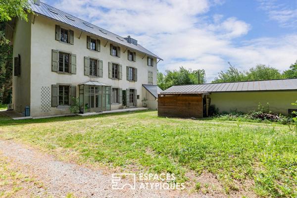 Propriété de prestige : ancien couvent rénové avec piscine et parc