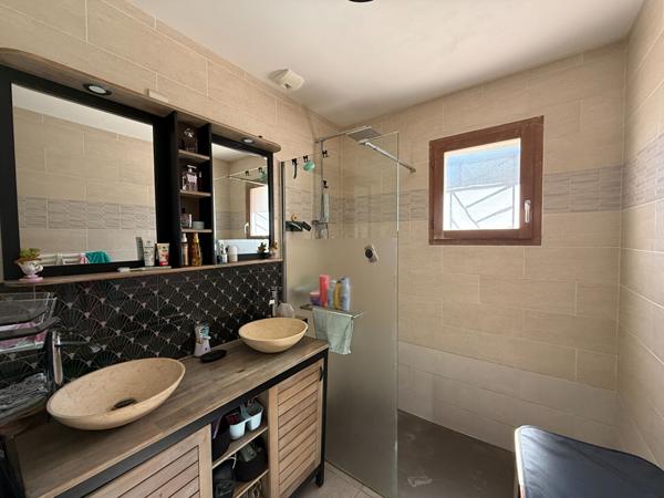 A VENDRE 83170 TOURVES MAISON PLAIN PIED TYPE 4 DE 76M² SUR 504 M² PISCINE