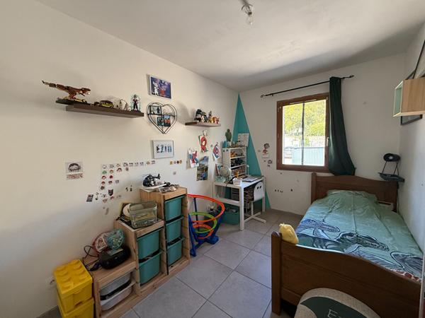 A VENDRE 83170 TOURVES MAISON PLAIN PIED TYPE 4 DE 76M² SUR 504 M² PISCINE